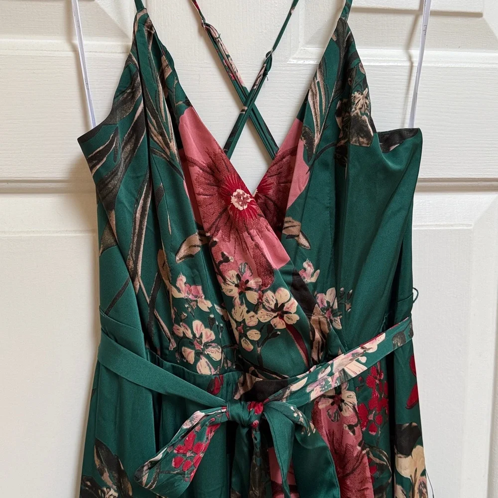 NWT Lulu’s Green Floral Satin Wrap Style Maxi Dress Sz L - Picture 2 of 10